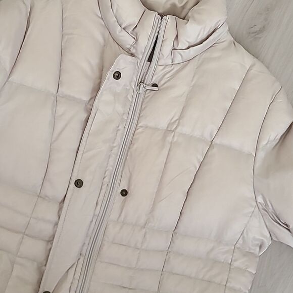 IS IN Beige Puffer Jacket Button Detail Long Length Sz 13 Women's Quilted Winter - Picture 4 of 6